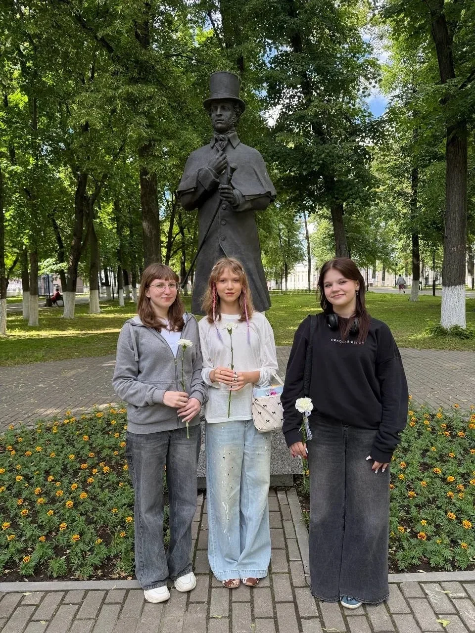 📚«И памятник ему, живой…»: как юные дизайнеры отметили день рождения Пушкина