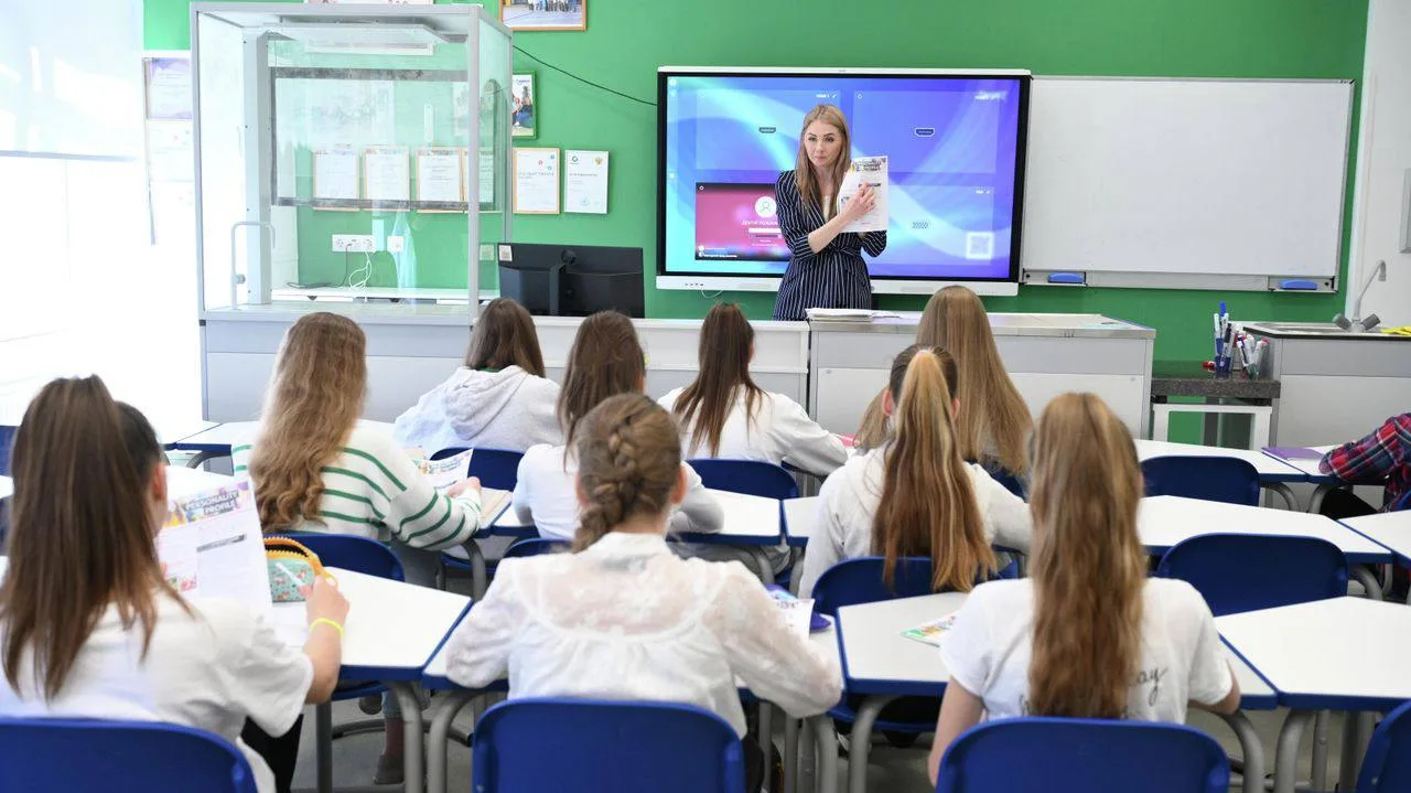 🏫 В России предложили отменить занятия в школах по субботам.