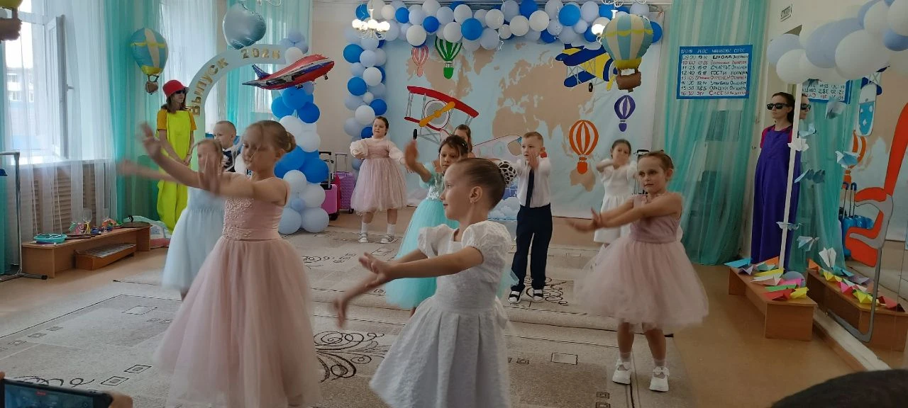В этом году выпускной в детском саду для группы «Василёк» превратился в незабываемое пр...