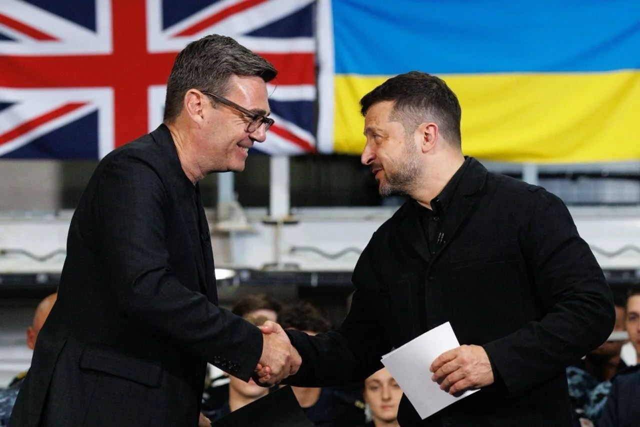 🇺🇦 Лондон передаст Киеву секретные данные о британских компонентах дальнобойных ракет...