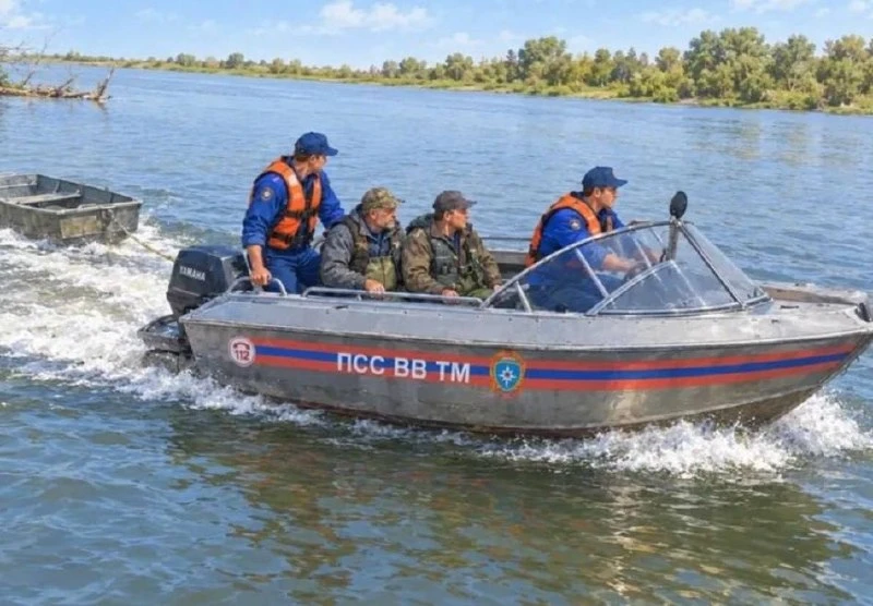 Двух рыбаков спасли на Дону.