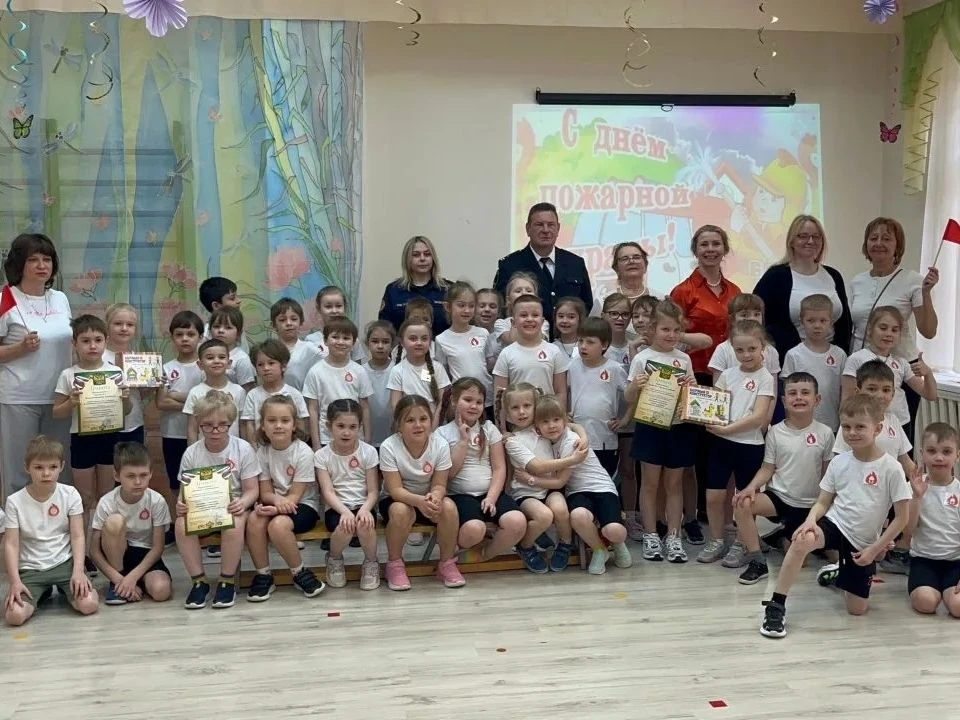 🚒 Пожарно-спасательные отряды: главное за неделю  ⭐ ПСО Василеостровского района В детском саду № 3 