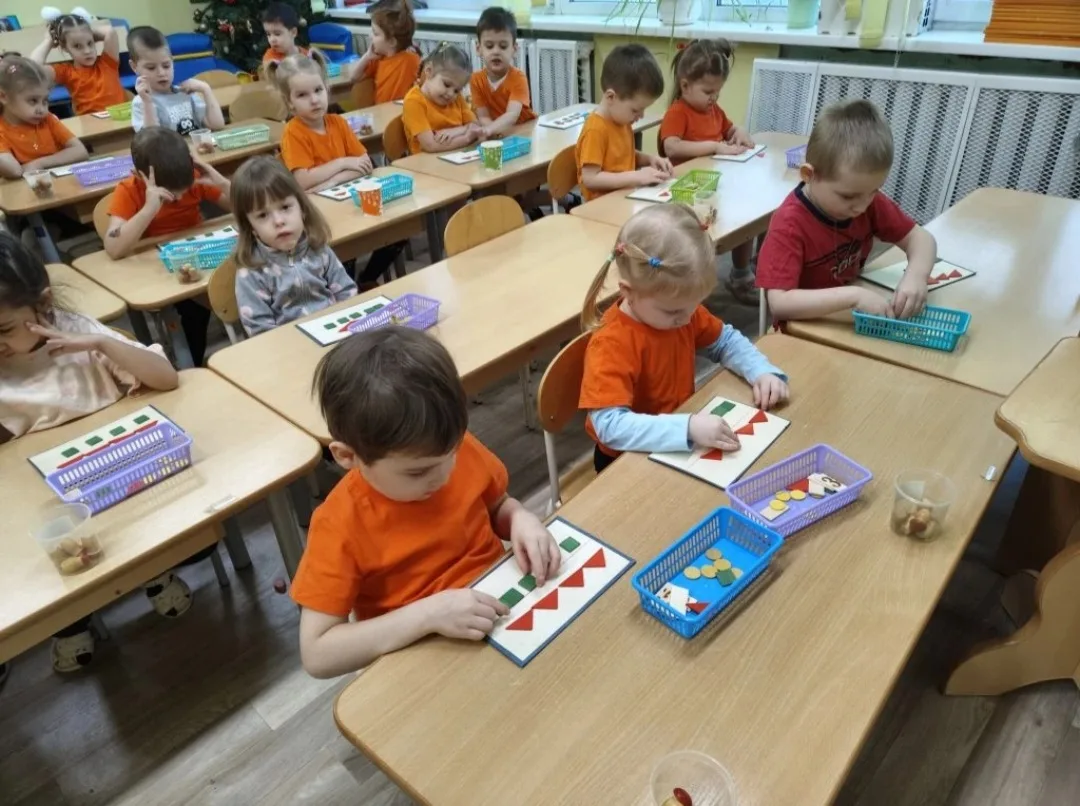 🎓Воспитанники #ДО_родничок совершили путешествие в страну Математики  Ребята из группы «Утята» в ход