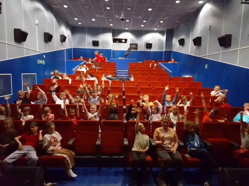 День полный открытий и творчества в «Радуге»! 🌈✨

Наш лагерь продолжает набирать обороты! Сегодняшн