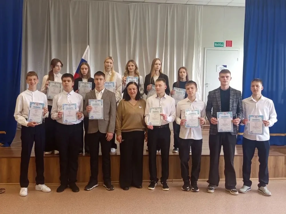 🎉 Сегодня в нашей школе прошла торжественная линейка!