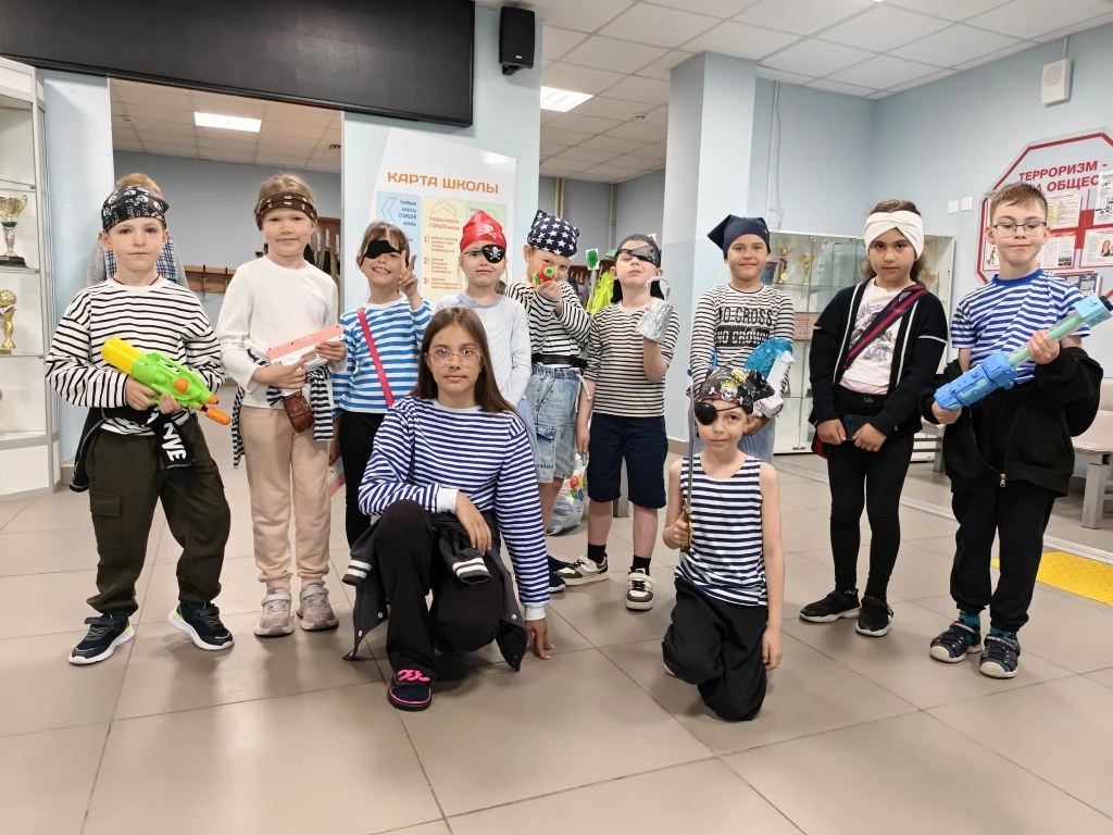 Йо-хо-хо и стакан компота! 🏴‍☠️ 

В нашем летнем школьном лагере прошёл самый авантюрный день — «Пи