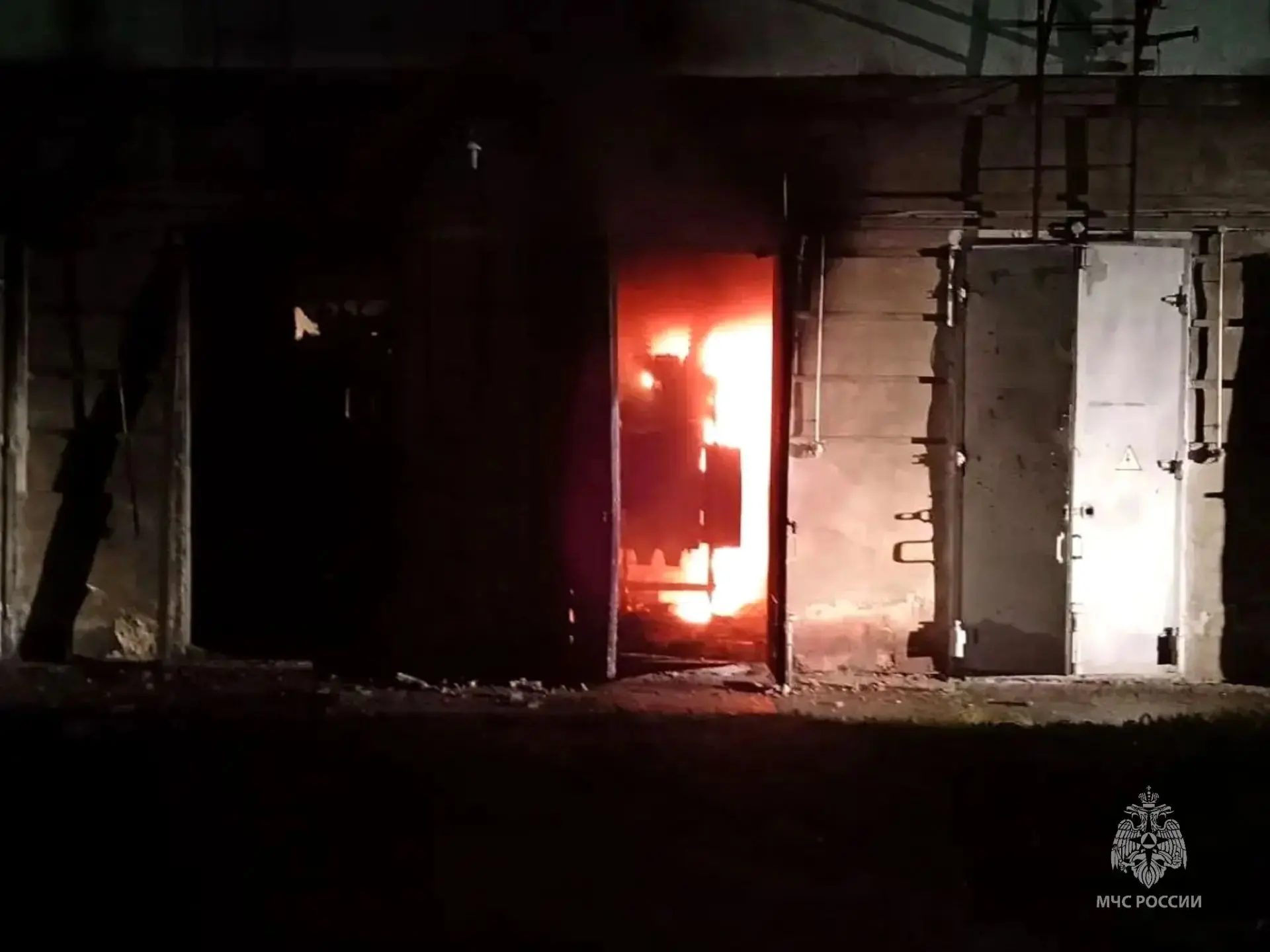 🔥💥 В Прогрессе из-за удара молнии загорелись масляные выключатели