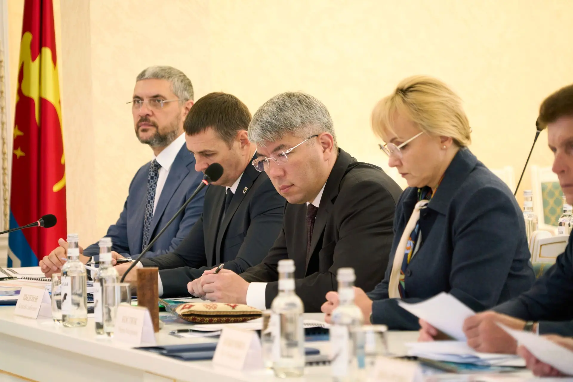 Дорогие земляки, сегодня работаю в Магадане на заседании Совета ДФО под председательств...