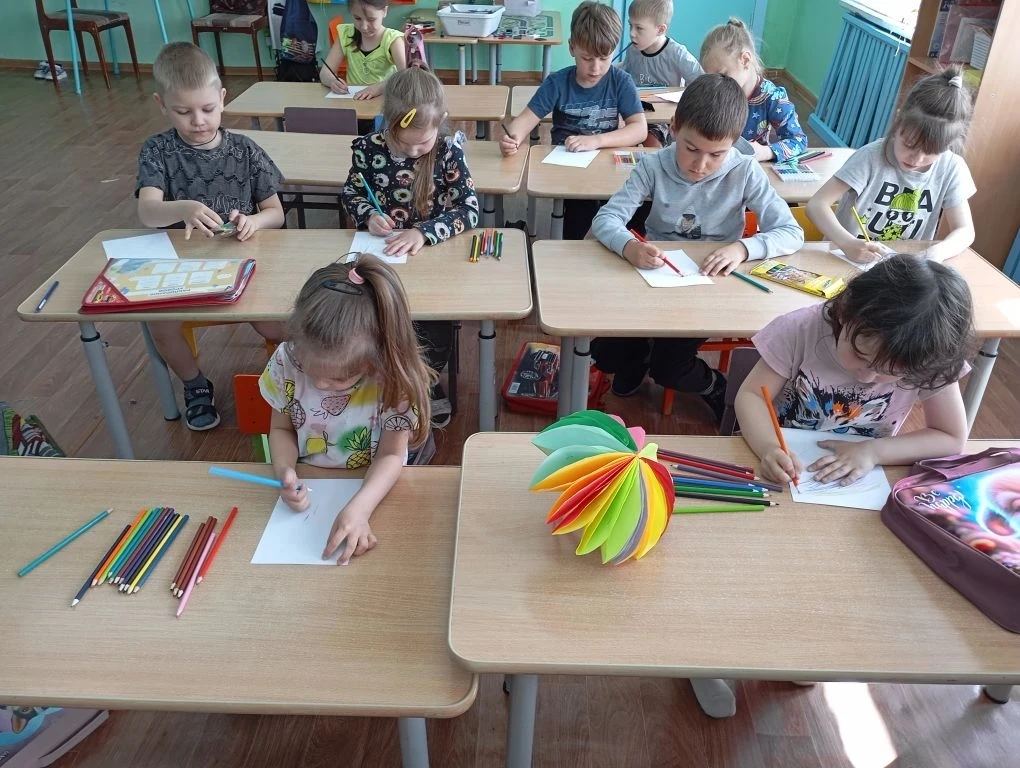 📌4 мая День складного зонтика.