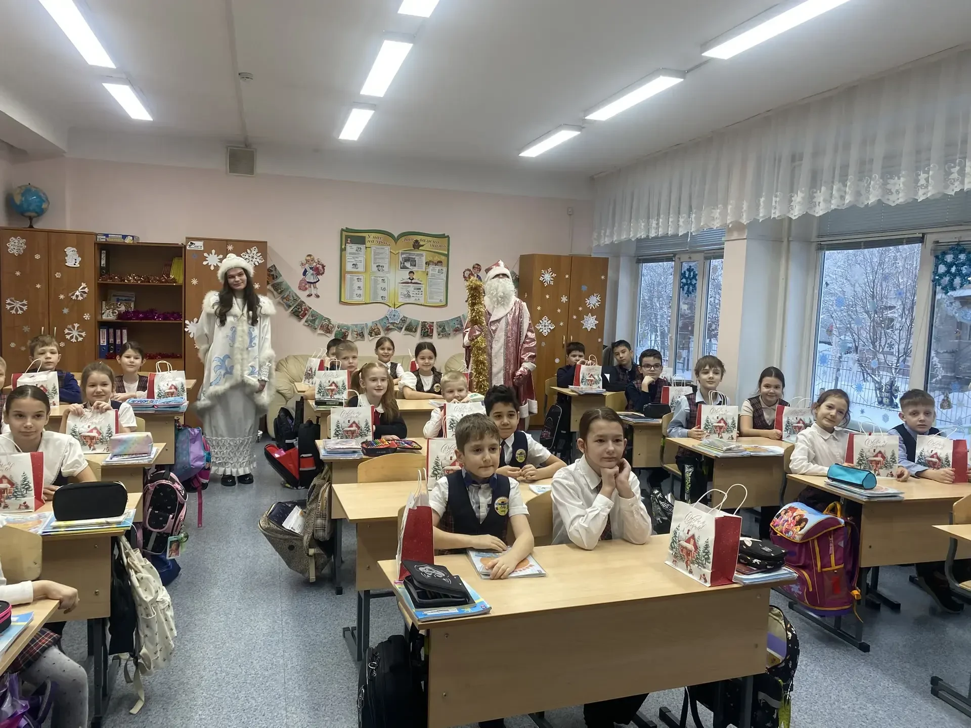 Время чудес настало! ✨В коридорах звенел не только школьный звонок, но и весёлый детский смех, потом