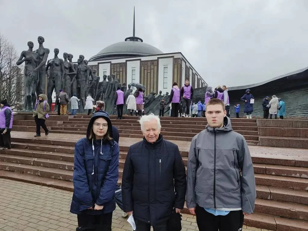 🕊️ МИТИНГ КО ДНЮ ПАМЯТИ БЫВШИХ НЕСОВЕРШЕННОЛЕТНИХ УЗНИКОВ ФАШИЗМА  11 апреля на Поклонной горе у пам