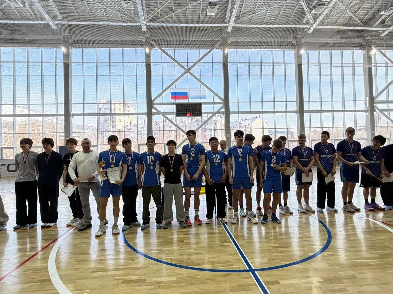 Поздравляем нашу команду юных волейболистов с уверенной победой и занятым первым местом в Кубке горо