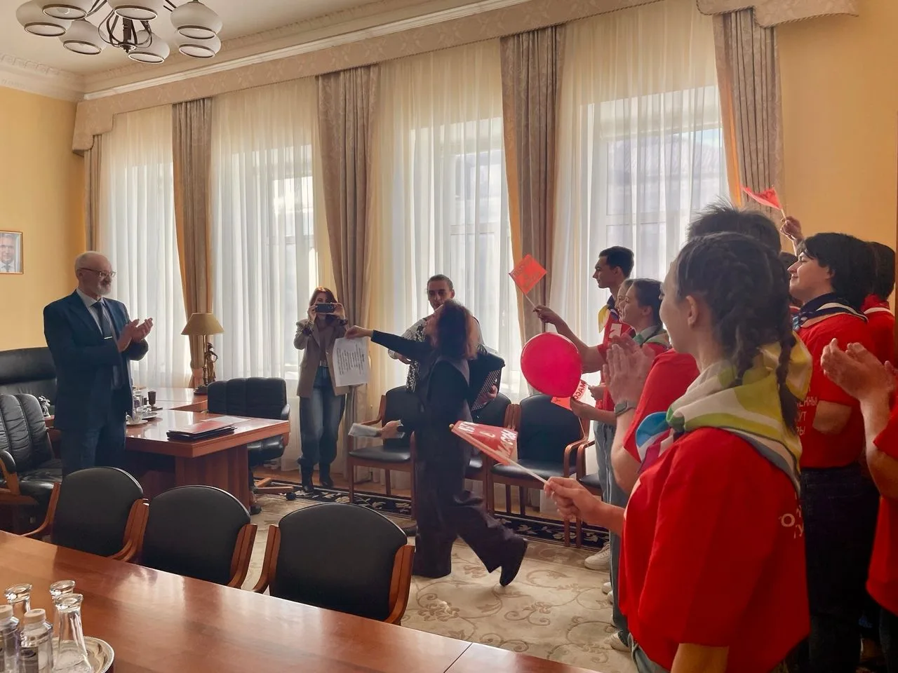 #ПраздникиТГИК #ФакультетМТХ 💐✨🎭🫶 Студенты факультета музыки театра и хореографии кафедры режиссуры 