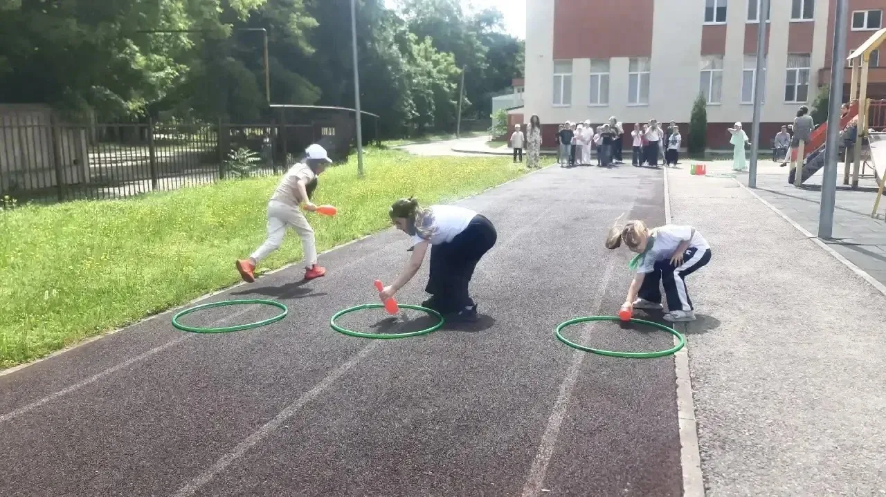 Сегодня в лагере учитель физической культуры Зарима Хамидовна провела спортивно-познавательную игру 
