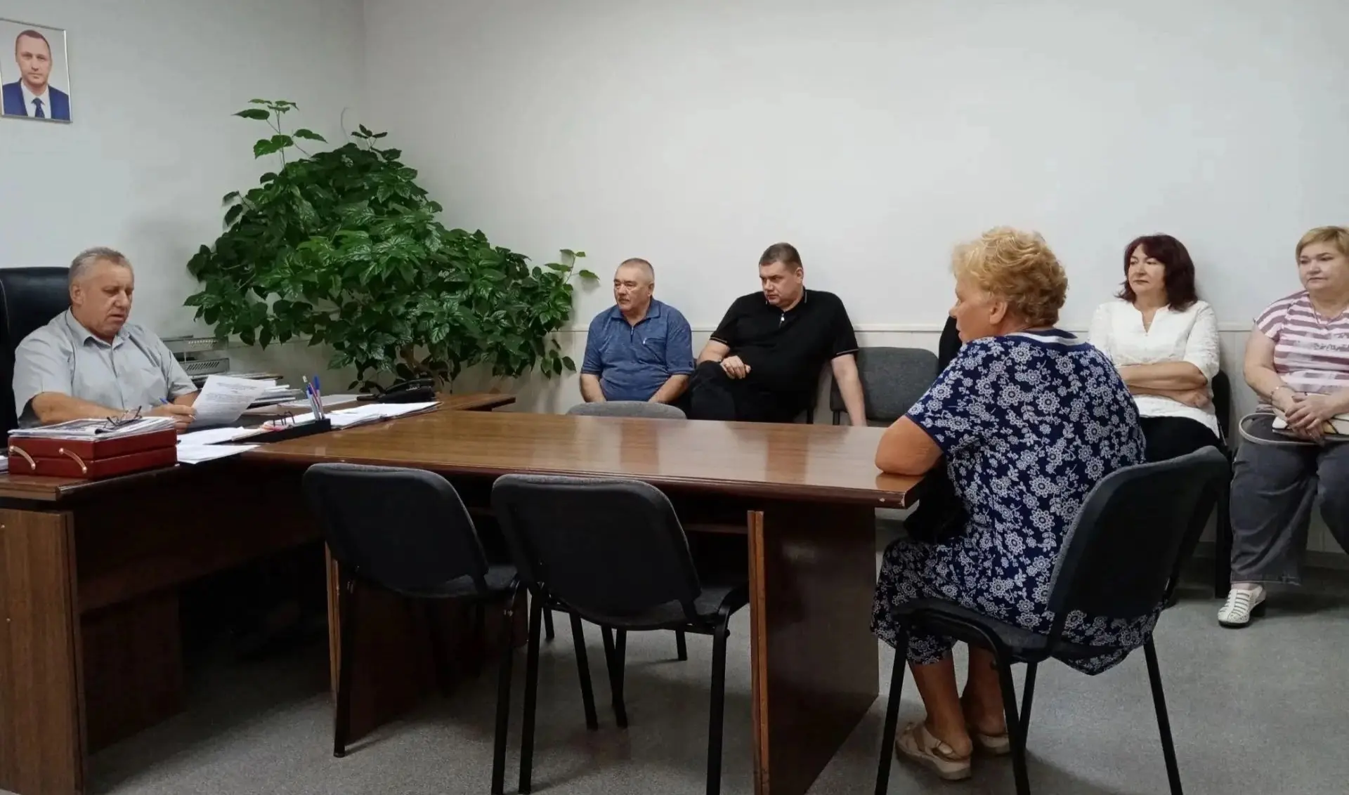 Глава района Алексей Воробьёв провёл очередной приём участников СВО и членов их семей

В рамках приё