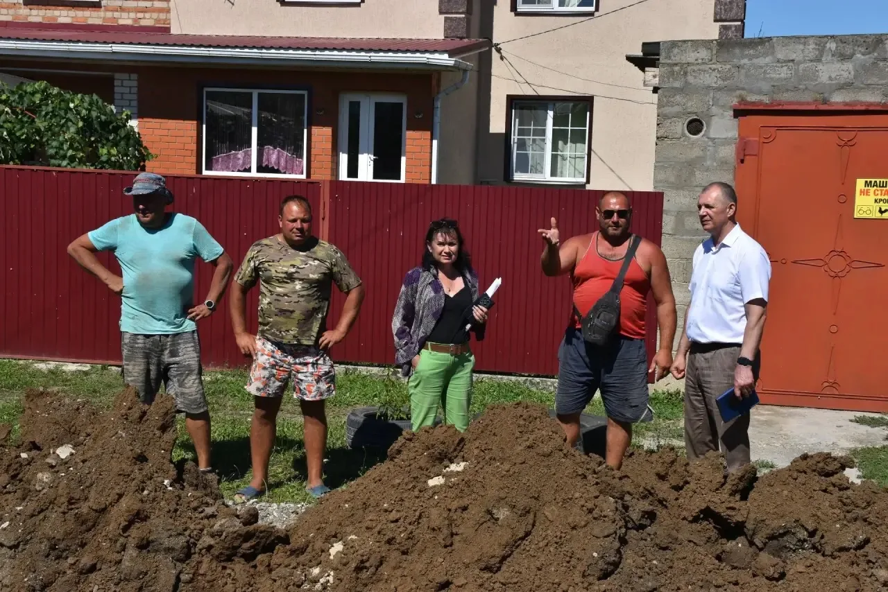 Посетил строящиеся и ремонтируемые объекты, чтобы лично оценить ход выполнения работ и ...