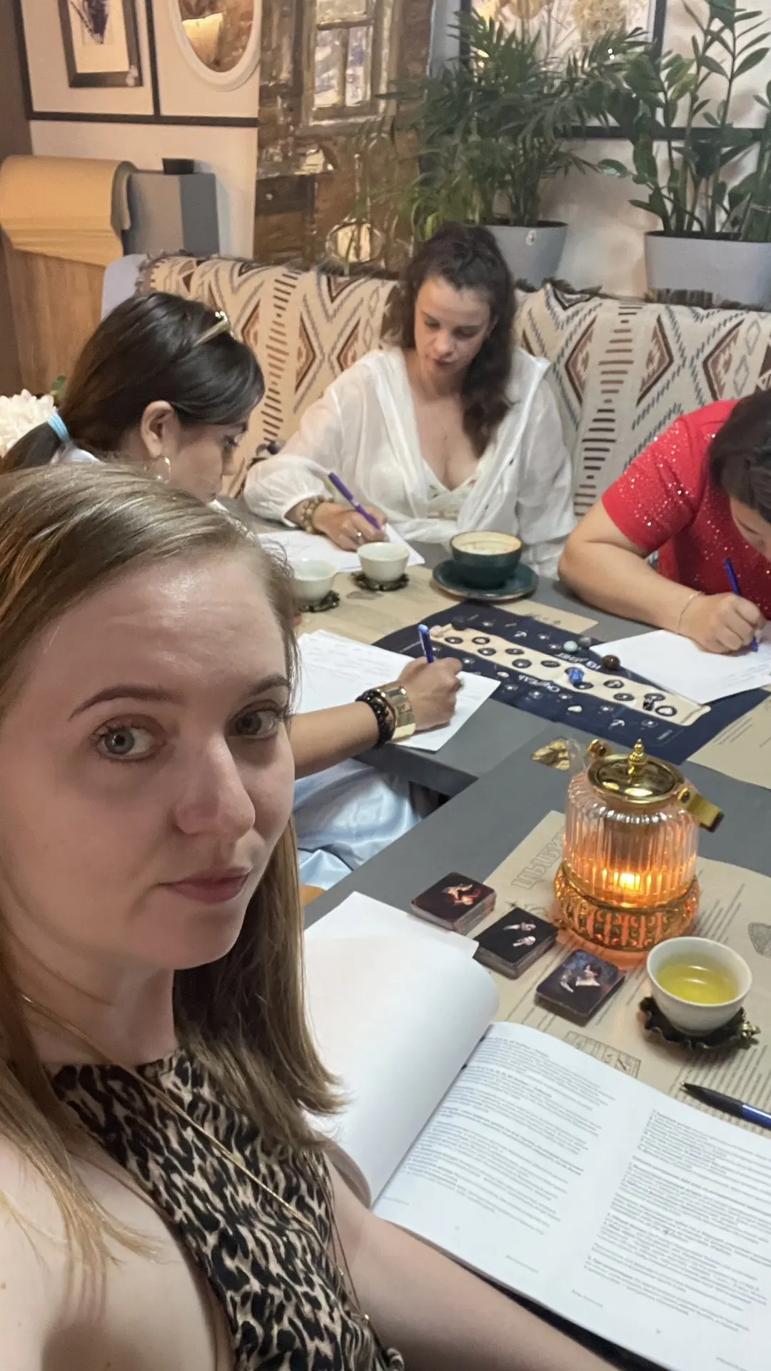 Вчера провела просто потрясающую игру «Очередь из денег»💰

Одна из участниц пришла с интересным зап