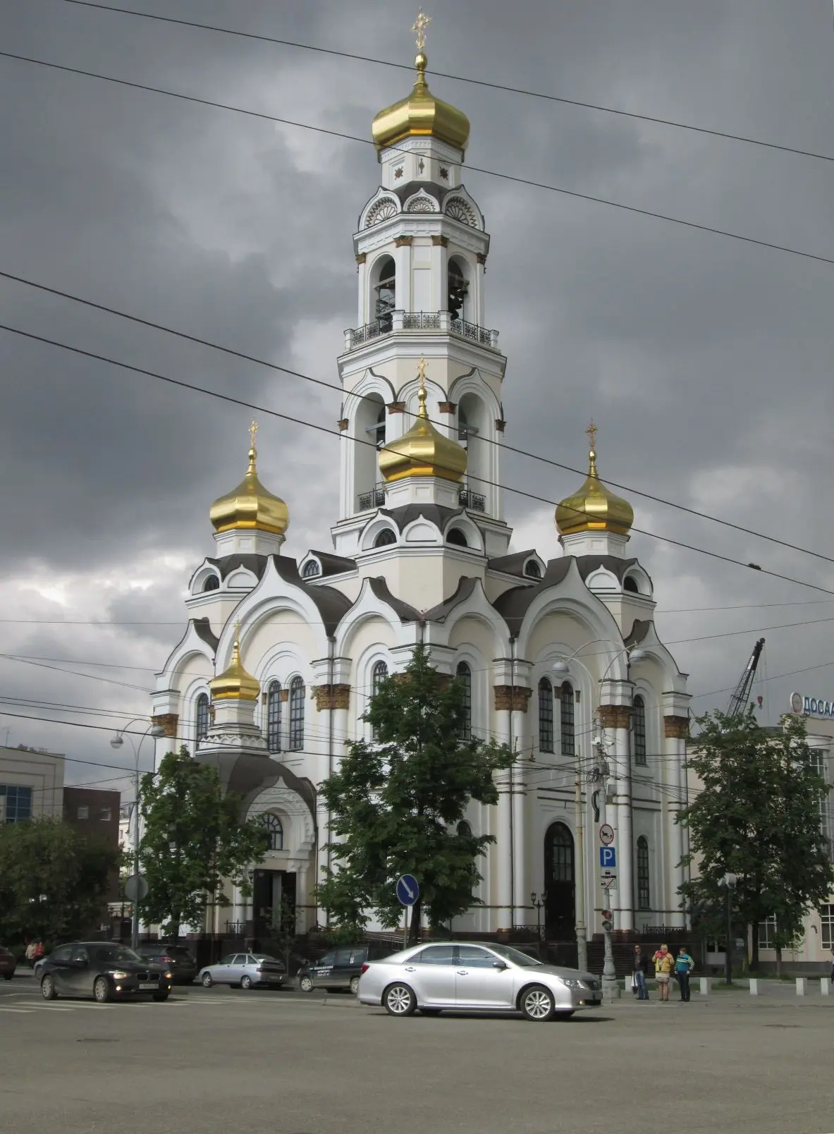 В связи с дорожно-транспортным происшествием на пешеходном переходе у храма Большой Златоуст,  приве
