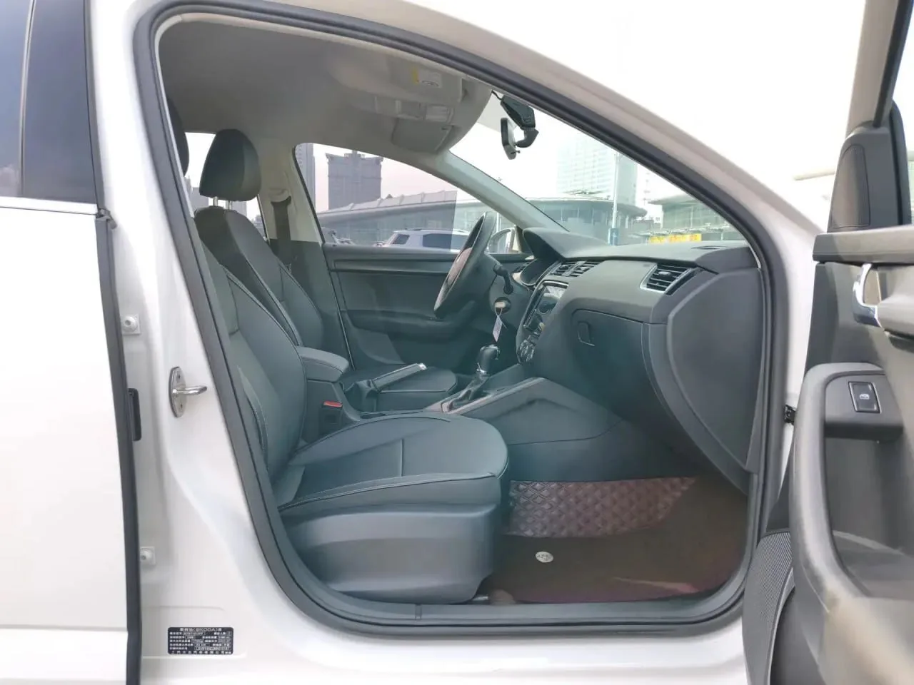 🇨🇿 Skoda Octavia —цена в Уссурийске - 1 480 000 руб.! Идеальный вариант для ежедневных поездок и дал