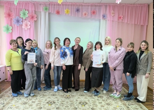 Коллеги из образовательных учреждений района собрались, чтобы обсудить профессиональные...