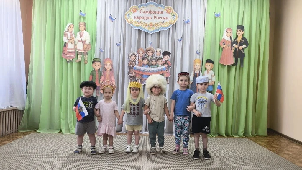 🌍🎨 В нашем детском саду состоялась удивительная выставка «Симфония народов России», п...