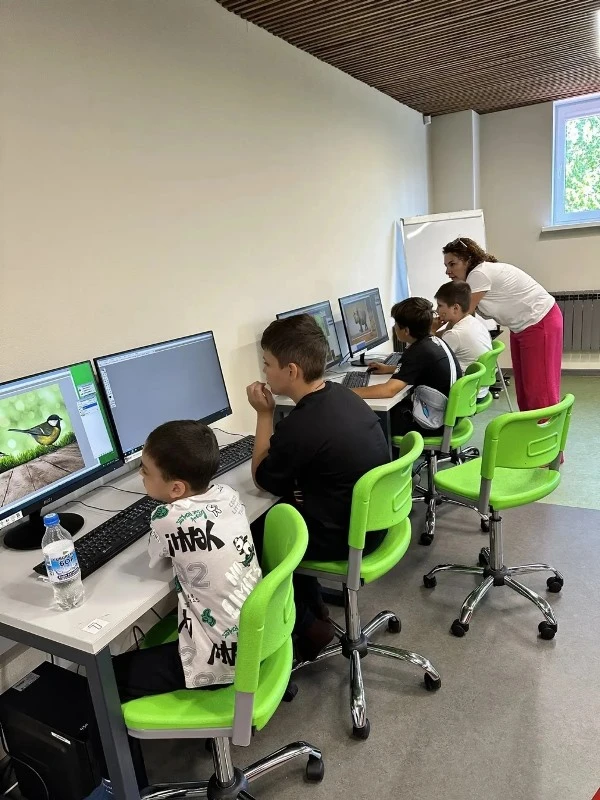 Первые шаги в графике

https://vk.com/wall-221569350_8004

https://ok.ru/group/70000003310860/topic/