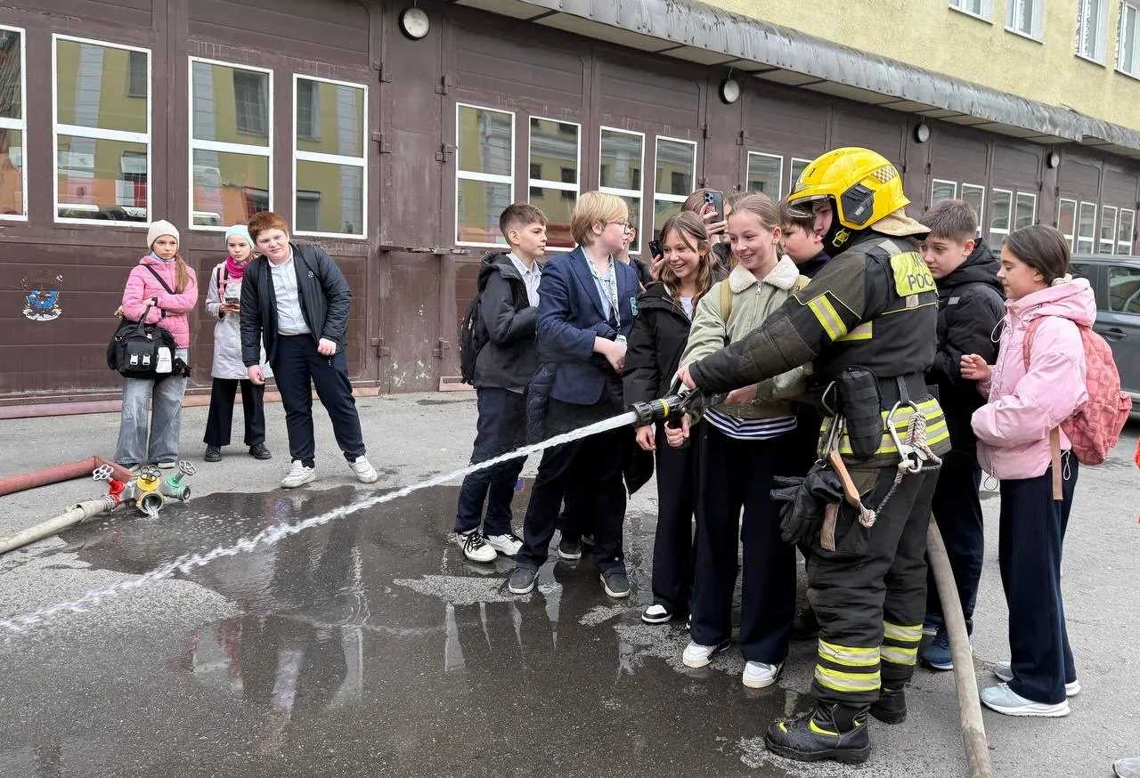 🚨Знакомство с героической профессией  Сегодня, в рамках недели профориентации, ученики 6 «Б» класса 