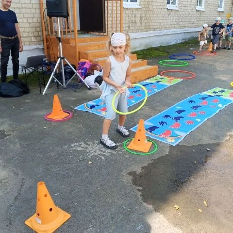 Сегодня у нас необычный день, он посвящен семейным традициям. Ребята говорили о важност...