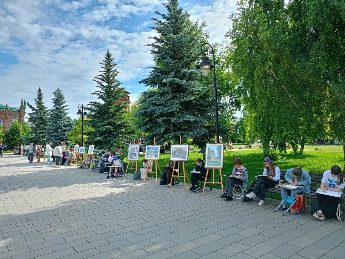 Пленэр обучающихся художественного отделения на День России и 290-летие города Бузулука