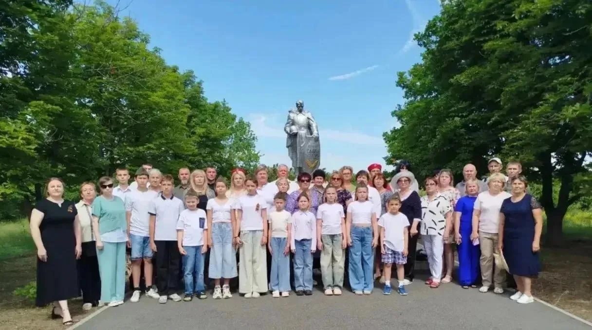 Память и скорбь: дань уважения в поселке Шевыревка

В День памяти и скорби, который ежегодно отмечае