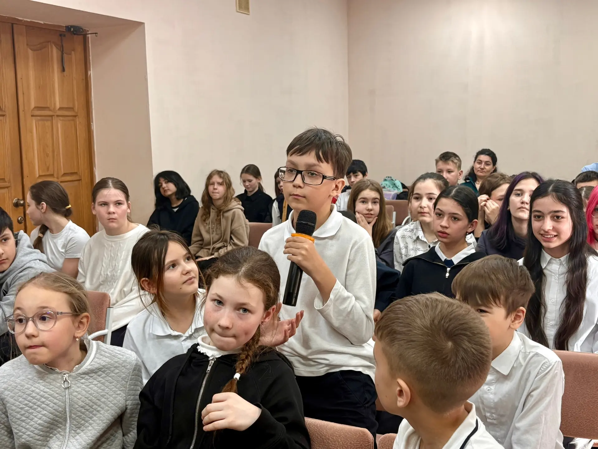 Стихи писать трудно, но делать это надо легко!  21 марта во всем мире чествуют поэзию, но в филиале 