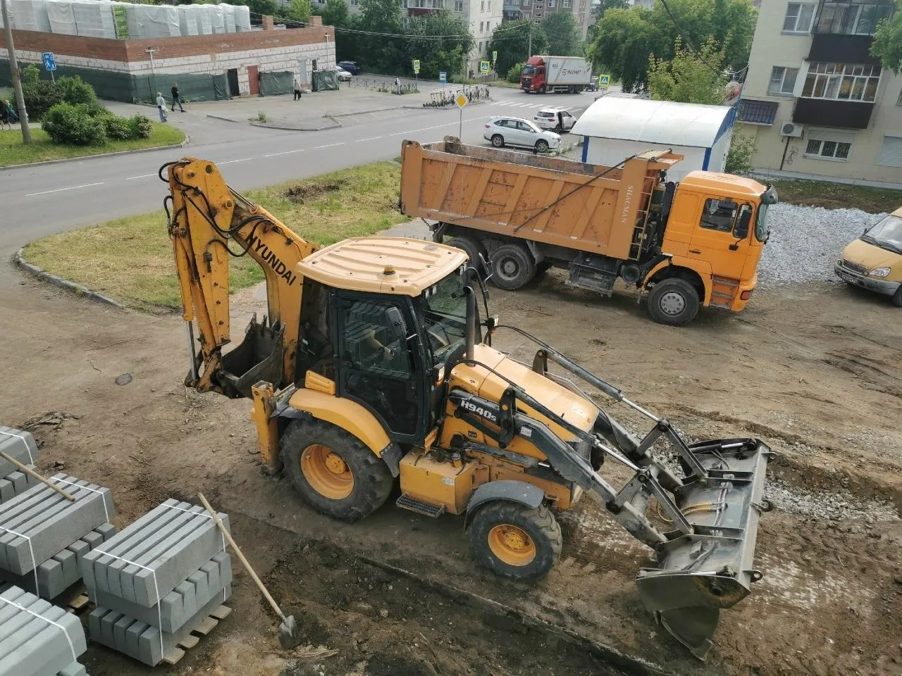 🚧 В Миассе продолжается благоустройство дворов в рамках программы инициативного бюджетирования. На 