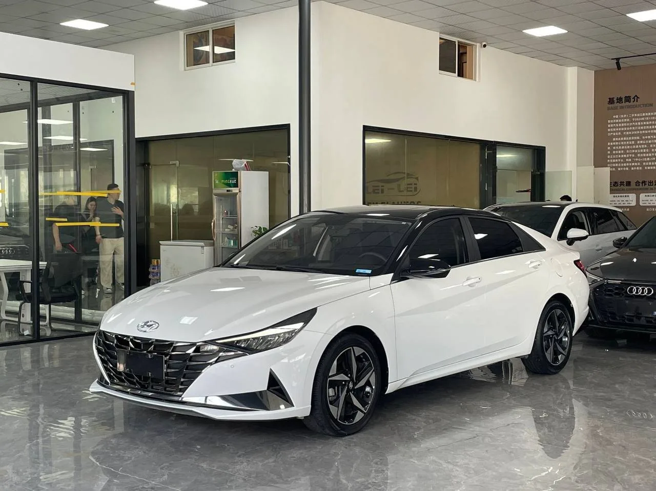 🇨🇳 Hyundai Elantra LUX