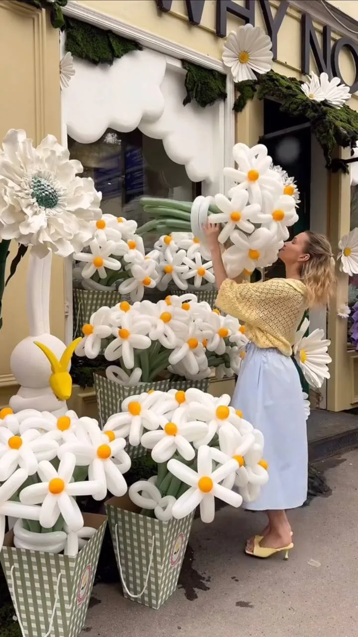 Самая весенняя фотозона столицы   Около фасада магазина «Why not? Flowers» открылась невероятная фот