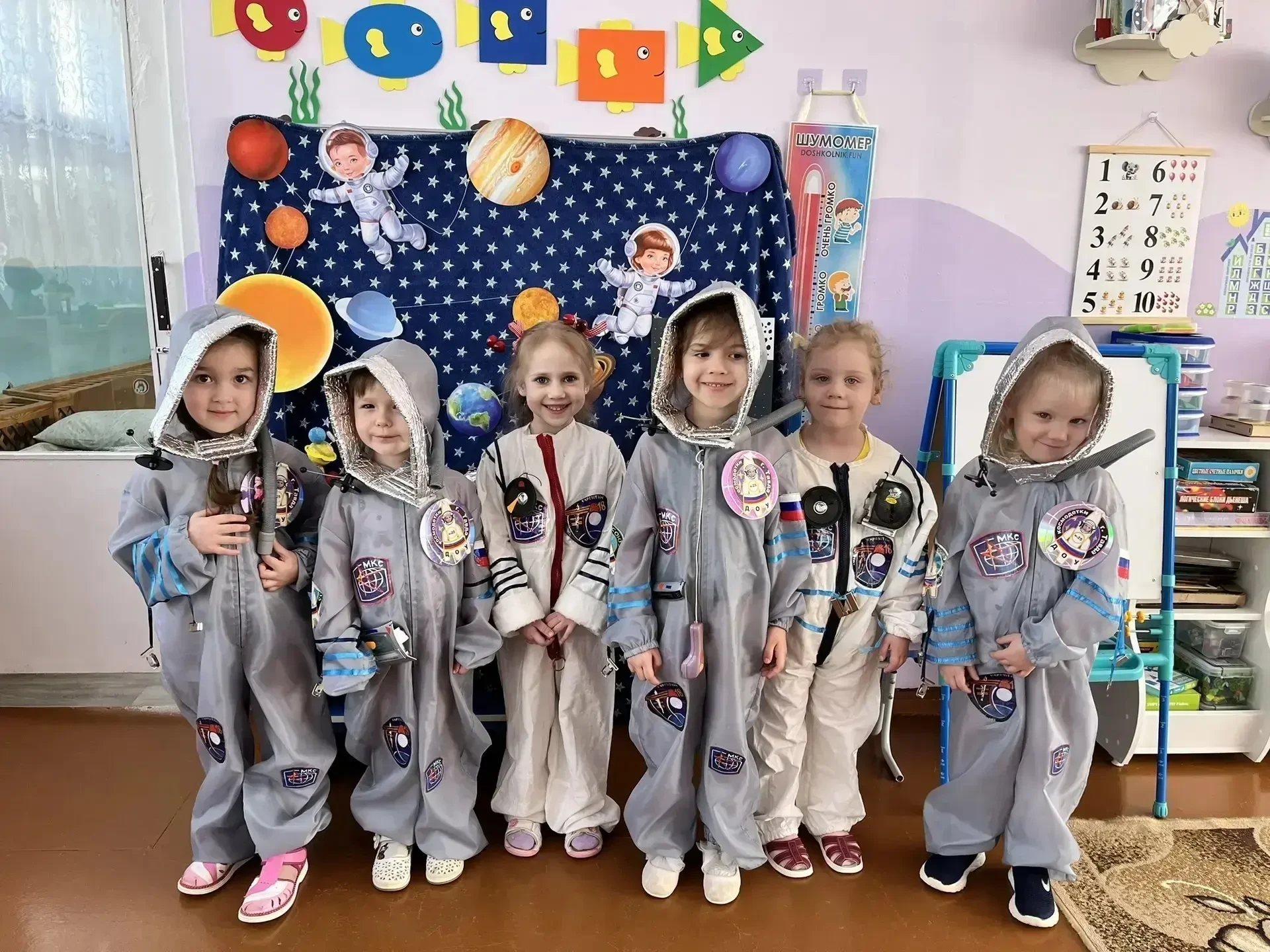 В нашем детском саду прошла тематическая неделя «День космонавтики». Дети  групп "Почем...
