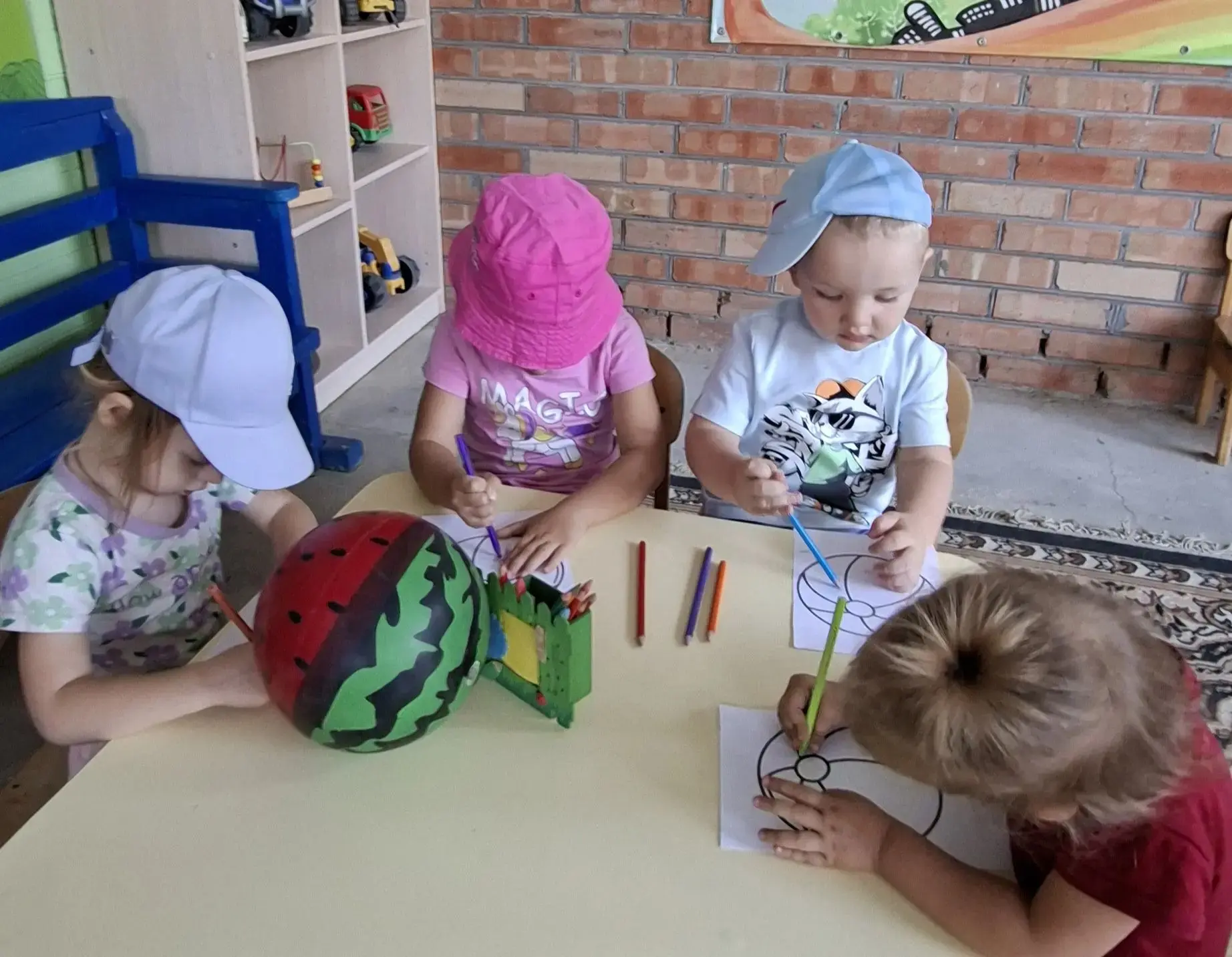 Сегодня у нас был очень активный день! Мы играли в наш любимый «веселый звонкий мяч», а...