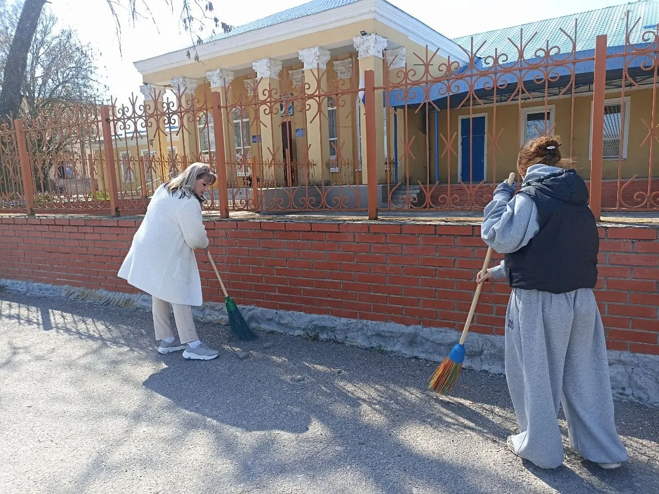 В Любимовском учреждении культуры прошёл экологический урок «Будь Человеком - человек!», посвящённый