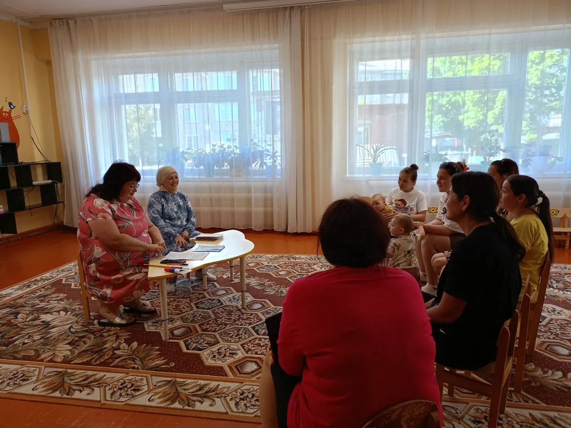 В детском саду для всех возрастных групп были организованы итоговые родительские собрания.