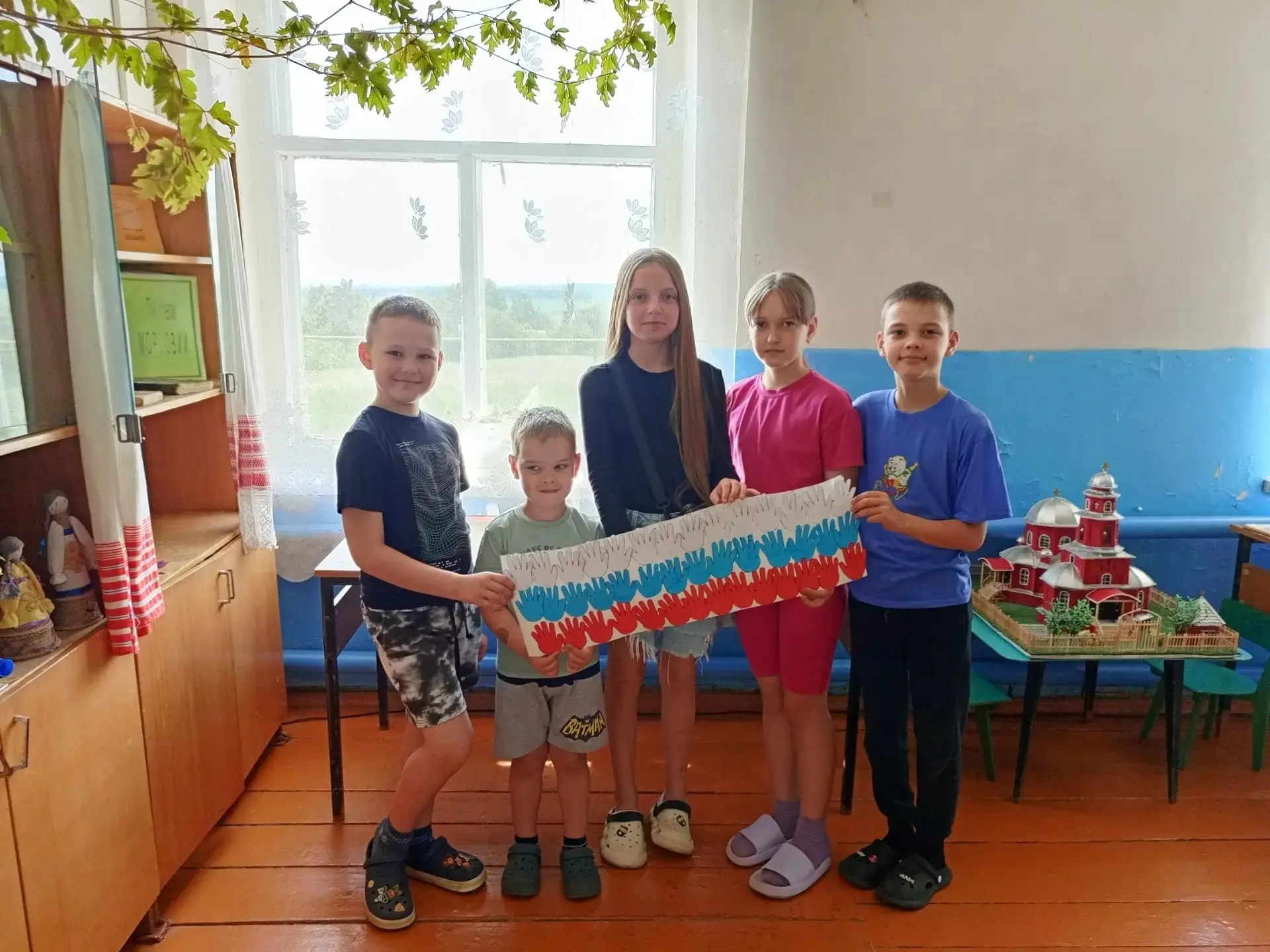 🇷🇺🤚«СИМВОЛ РОДИНЫ В ДЕТСКИХ ЛАДОШКАХ» - творческий мастер‑класс 
#Киржеманская_сельская_библиотек