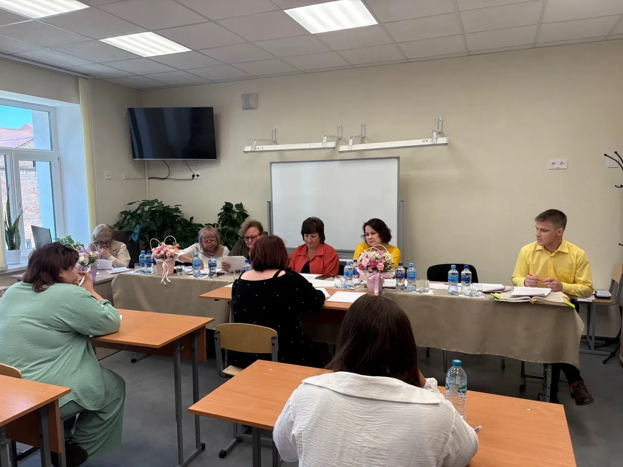 Сегодня наши студенты заочного отделения успешно сдали ещё один важный государственный ...