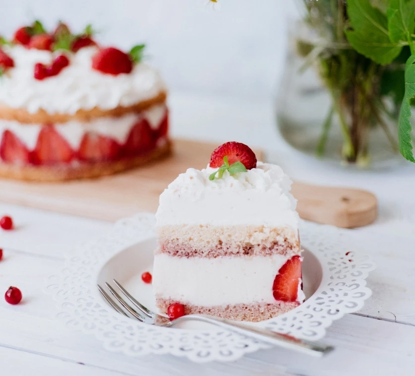 🍓 Лето — это время клубники!

Я вернулась с Алтая наполненная энергией, вдохновением и новыми идеям