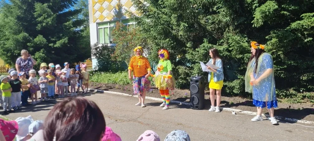 В нашем детском саду "Радуга" прошло яркое развлекательное мероприятие, посвящённое Дню...