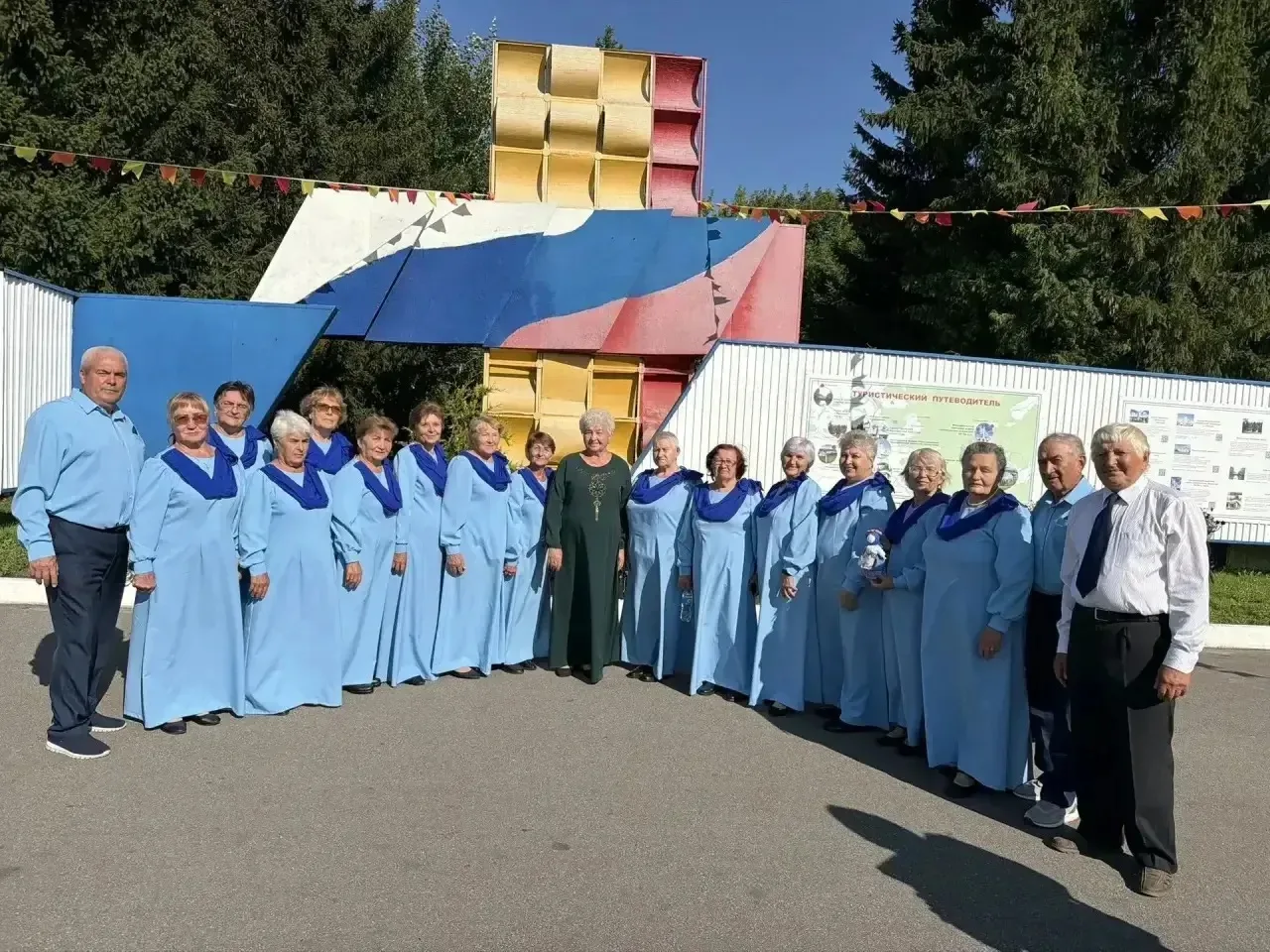 🎶 Народные коллективы МБУ «РДК» приняли участие во Всероссийском фестивале в Алатыре.

В Чувашской 