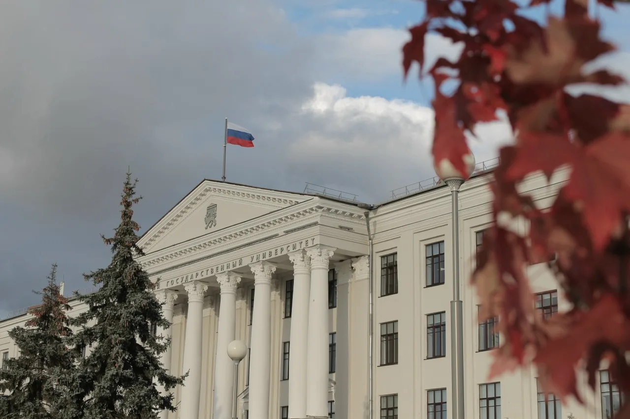 Россия — это где всегда холодно, невкусная еда и одна сплошная бюрократия? А вот и нет!

👉 Иностран