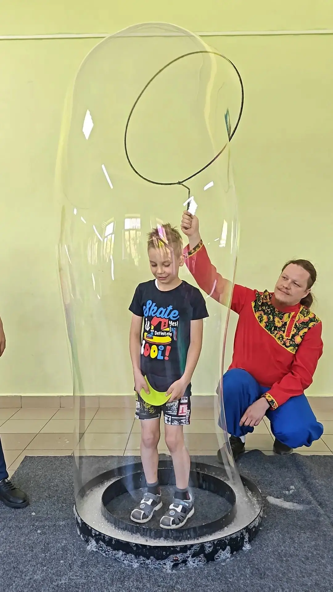🎉 ДЕНЬ 13: ЛАЗЕРЫ, НОВОСТИ И МЫЛЬНЫЕ ЧУДЕСА! 🎉Утро в нашем пришкольном лагере началось с бодрой за