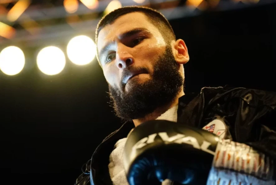 📉 Бетербиев рухнул с первого на 11-е место в рейтинге WBO