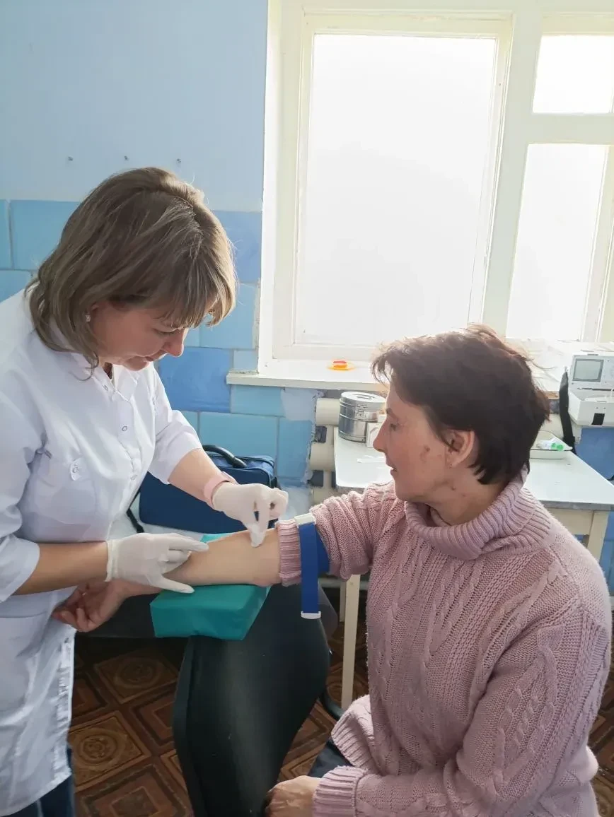 🚑 24 марта 2026 года осуществлен выезд специалистов ОБУЗ «Тимская ЦРБ»,  в составе вра...
