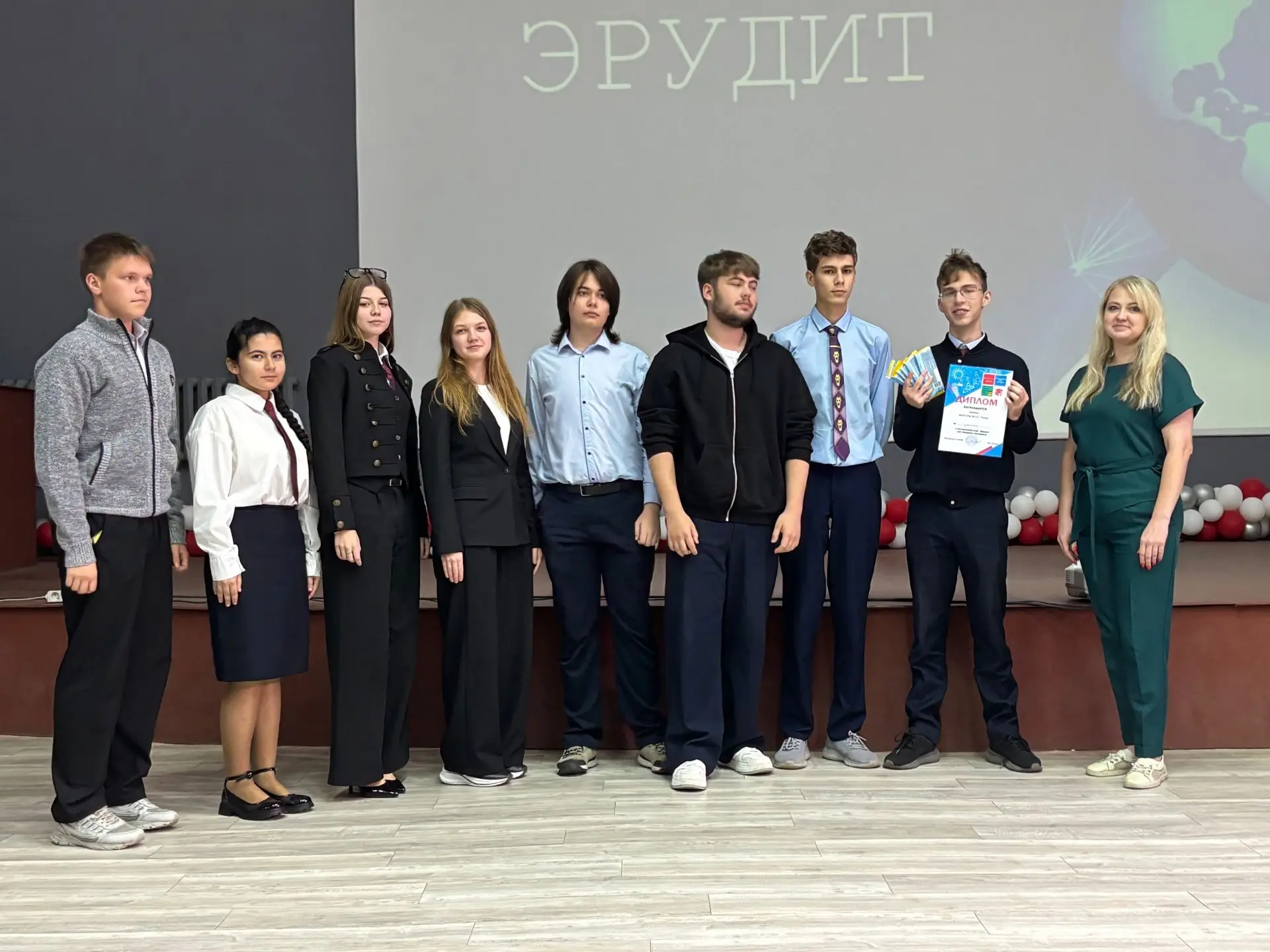 Школьные эрудиты: команда 10 «А» класса школы №11 поборолась за победу в городском конк...