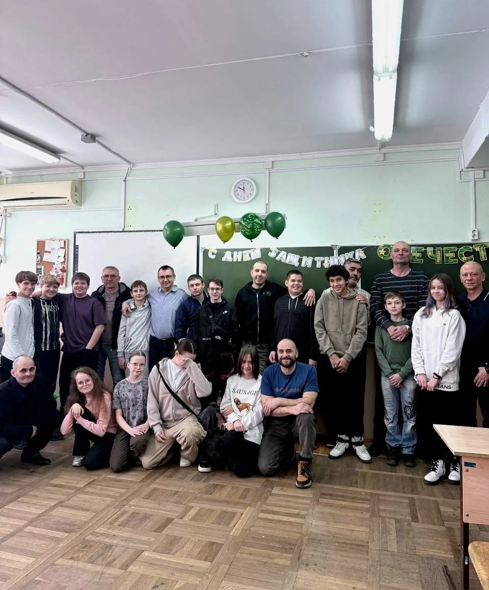 🚀 День защитника Отечества в 7В прошел просто космически! 🎉  Первая половина дня была трогательной и