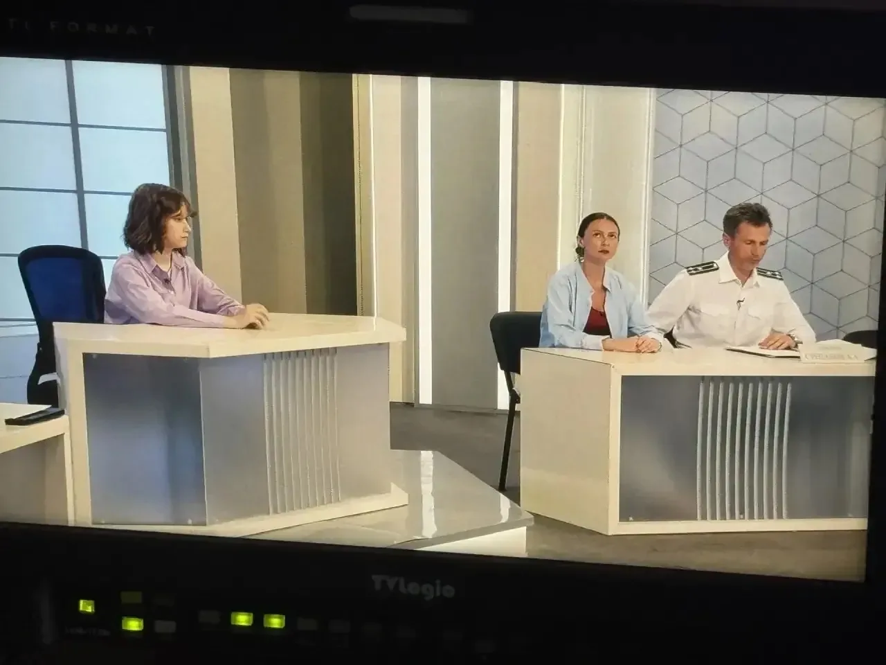 Вчера на телеканале  «Домашний» прошли очередные съемки передачи «По делам несовершеннолетних»

На п